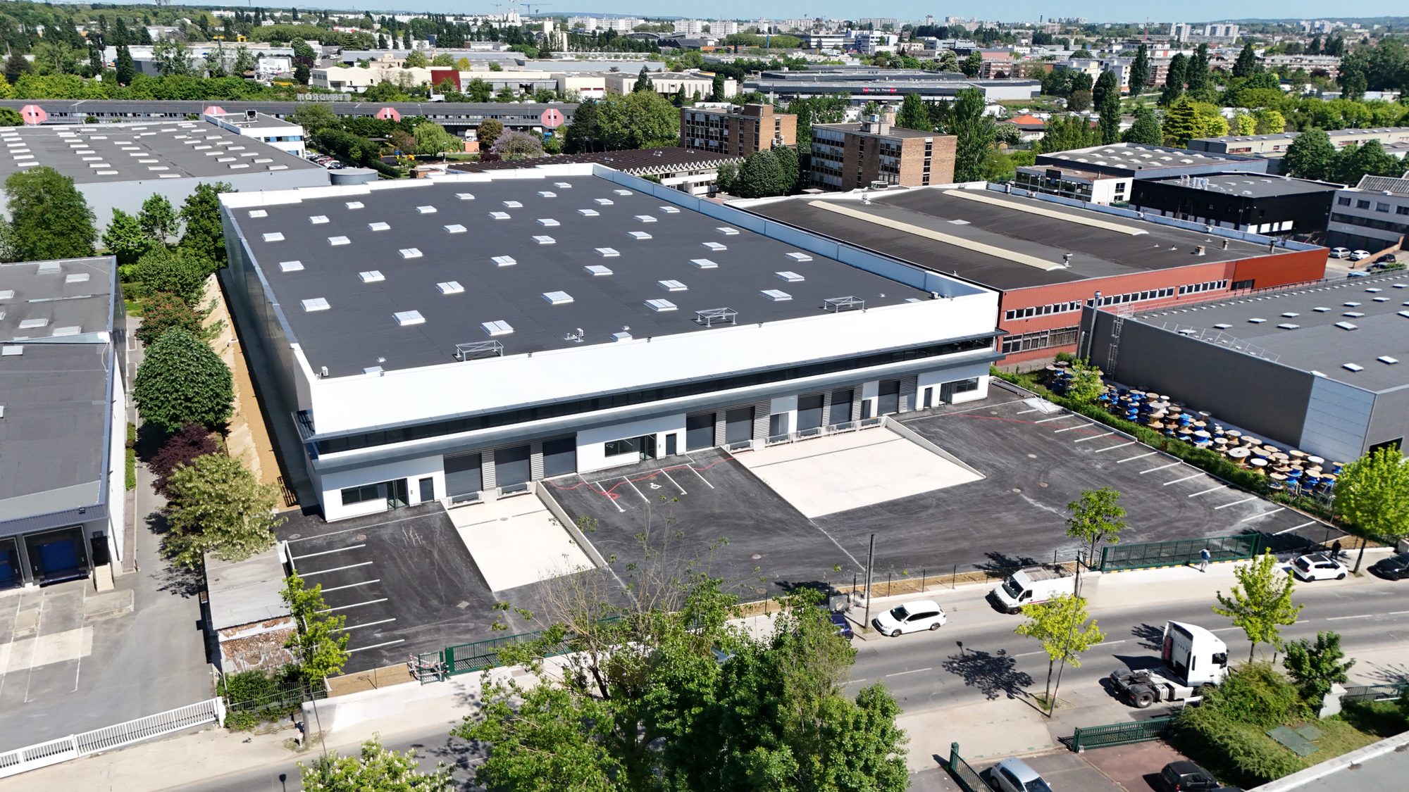 Entrepôt logistique — vue aérienne